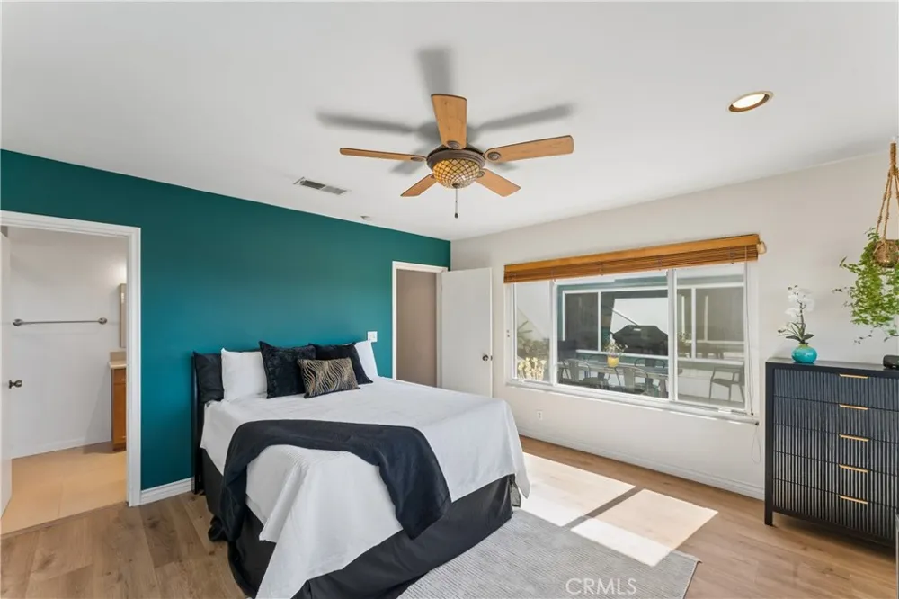 5365 Elvira Road Woodland Hills, CA 91364