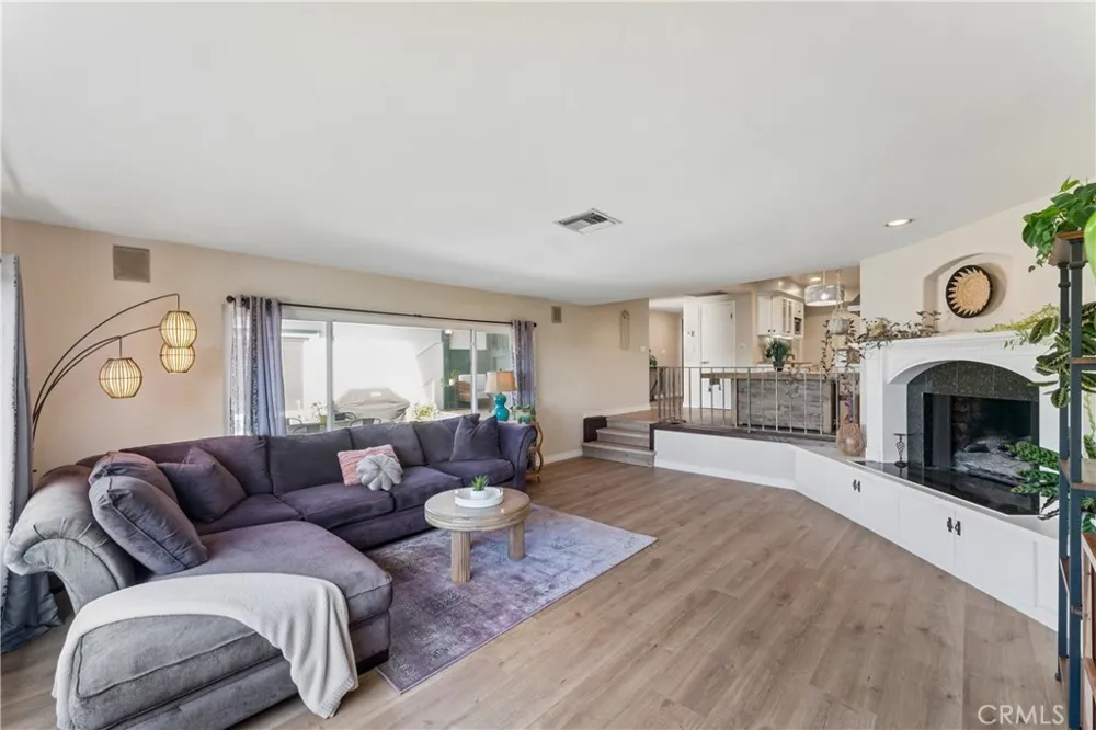 5365 Elvira Road Woodland Hills, CA 91364