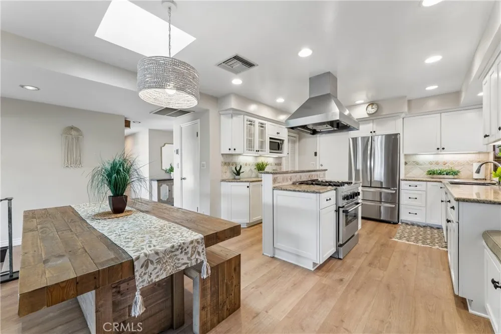 5365 Elvira Road Woodland Hills, CA 91364