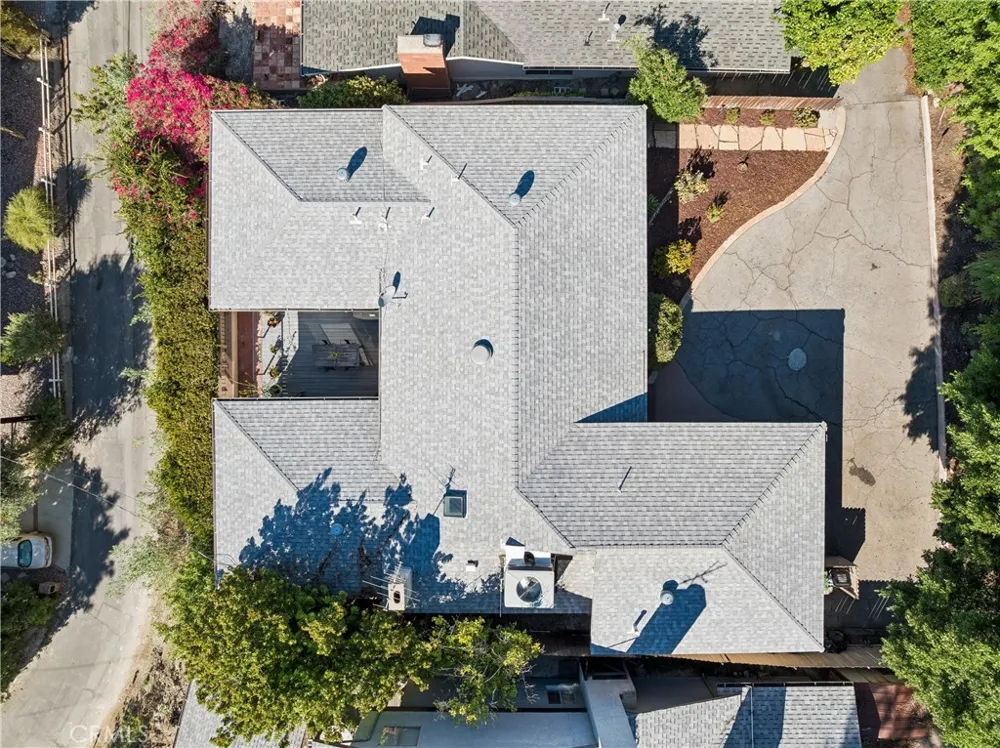 5365 Elvira Road Woodland Hills, CA 91364