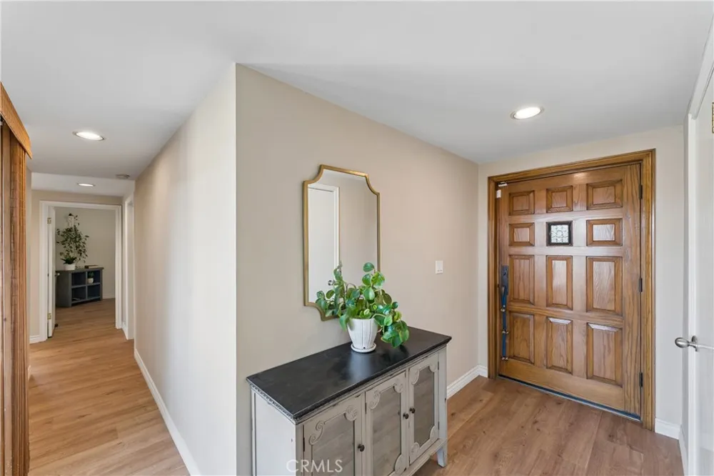 5365 Elvira Road Woodland Hills, CA 91364