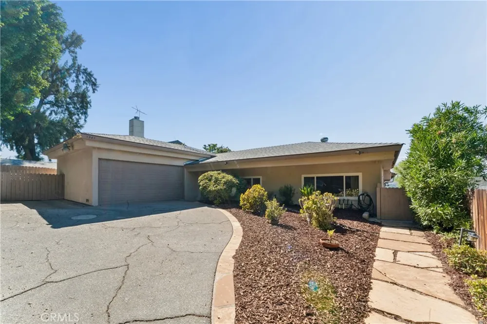 5365 Elvira Road Woodland Hills, CA 91364