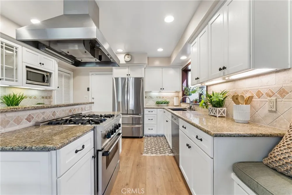 5365 Elvira Road Woodland Hills, CA 91364