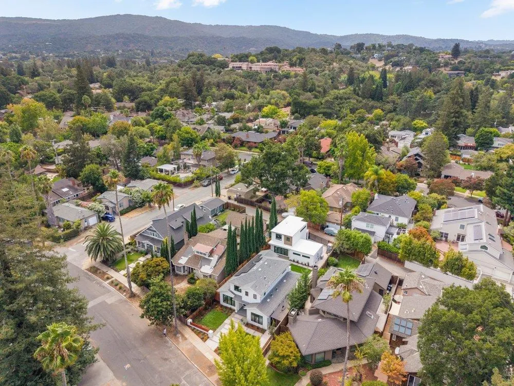 562 Palm Avenue Los Altos, CA 94022