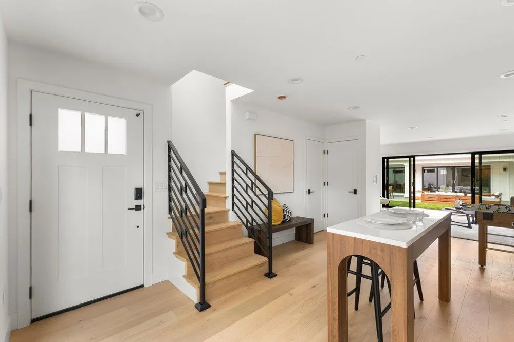 562 Palm Avenue Los Altos, CA 94022