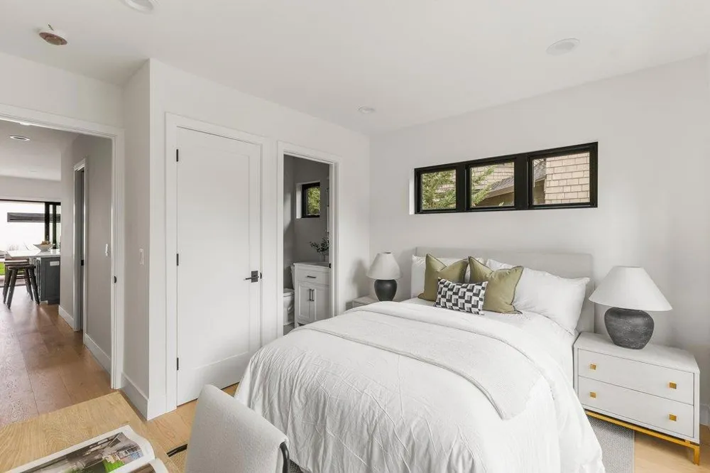 562 Palm Avenue Los Altos, CA 94022