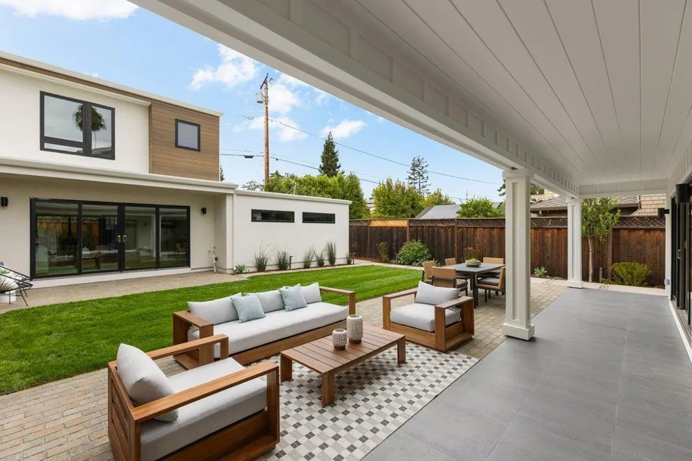 562 Palm Avenue Los Altos, CA 94022