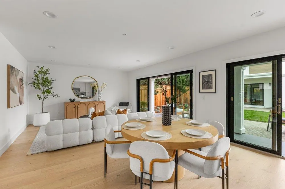 562 Palm Avenue Los Altos, CA 94022