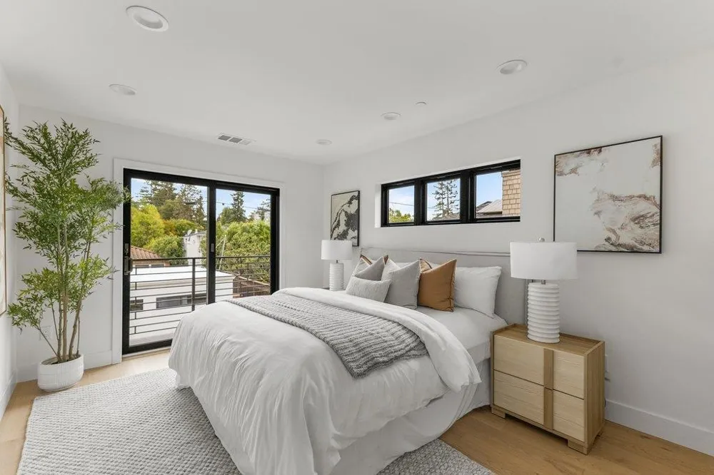 562 Palm Avenue Los Altos, CA 94022