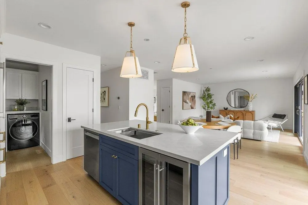 562 Palm Avenue Los Altos, CA 94022