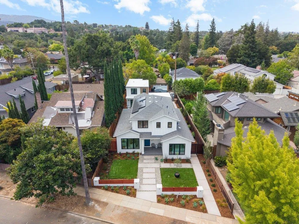 562 Palm Avenue Los Altos, CA 94022