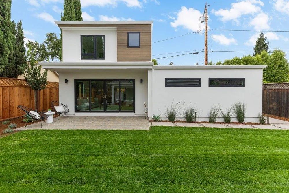 562 Palm Avenue Los Altos, CA 94022