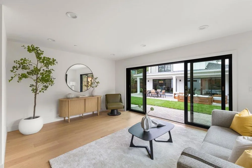 562 Palm Avenue Los Altos, CA 94022