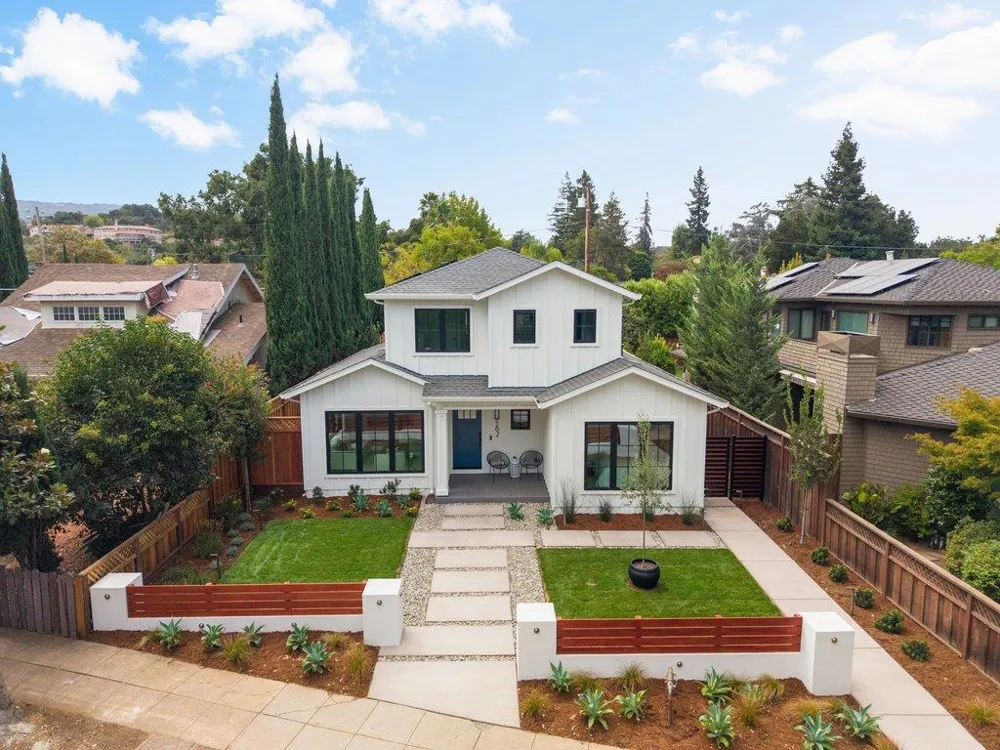 562 Palm Avenue Los Altos, CA 94022