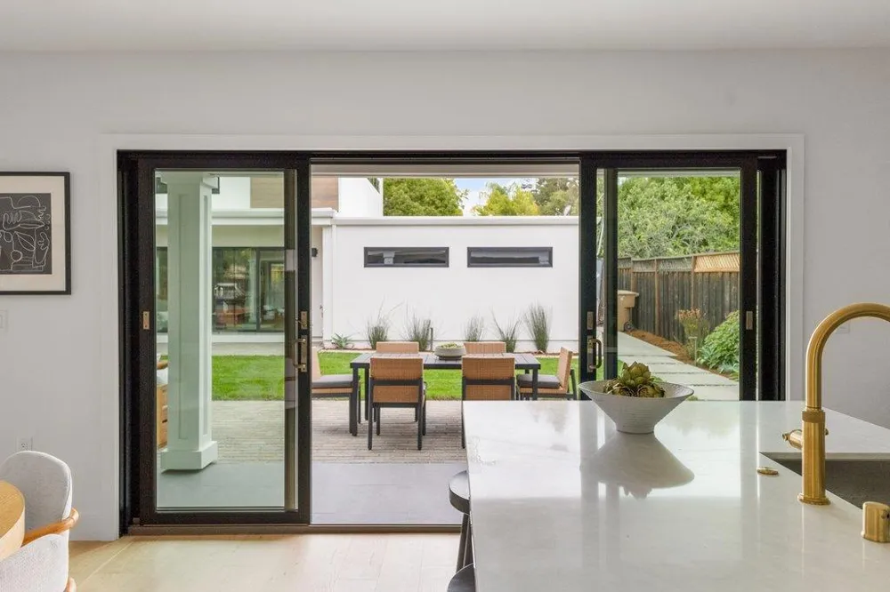 562 Palm Avenue Los Altos, CA 94022