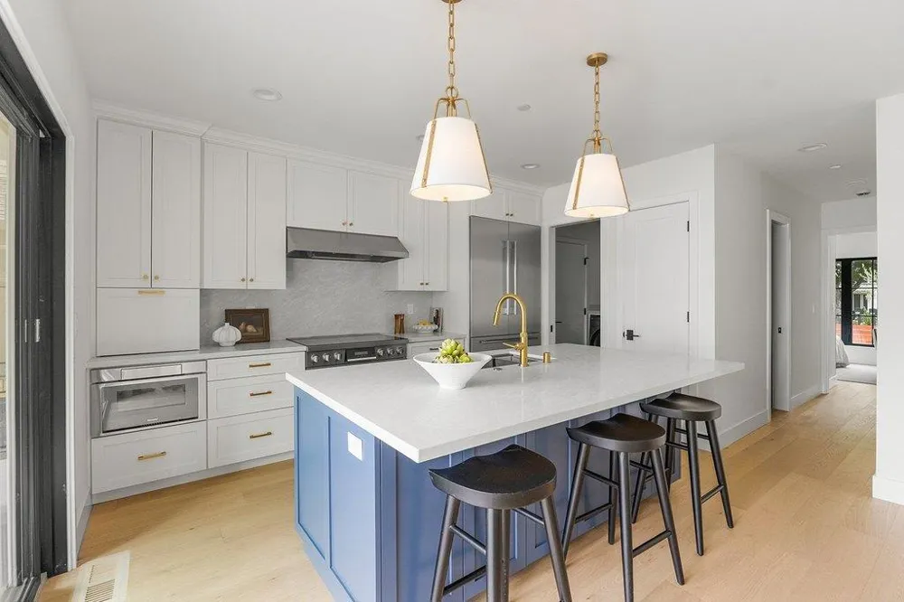 562 Palm Avenue Los Altos, CA 94022