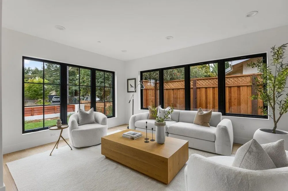 562 Palm Avenue Los Altos, CA 94022