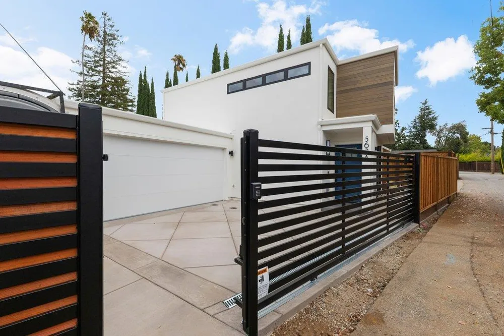562 Palm Avenue Los Altos, CA 94022