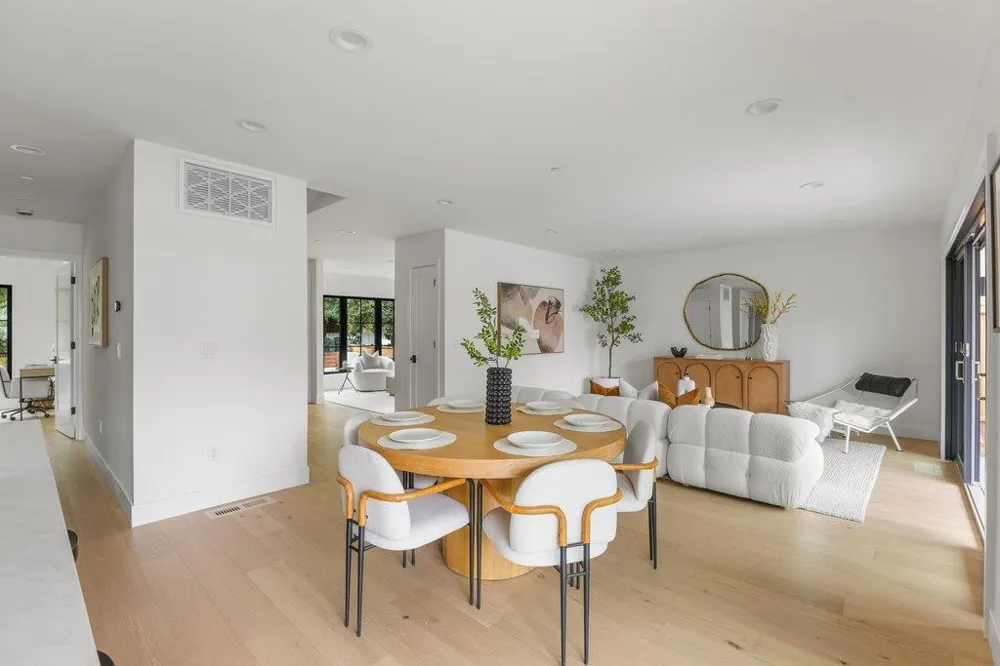 562 Palm Avenue Los Altos, CA 94022