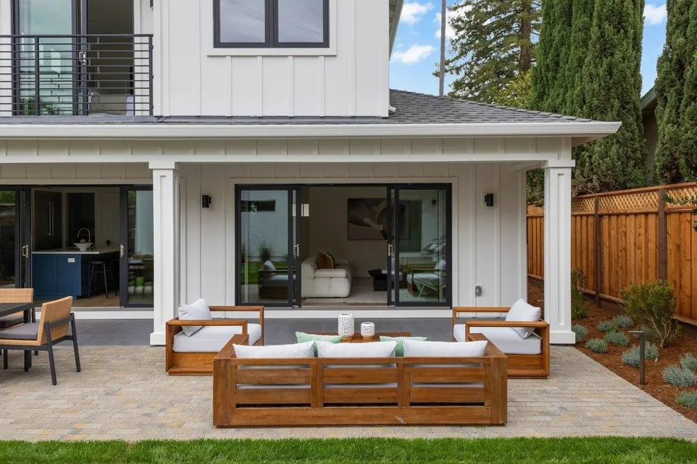 562 Palm Avenue Los Altos, CA 94022