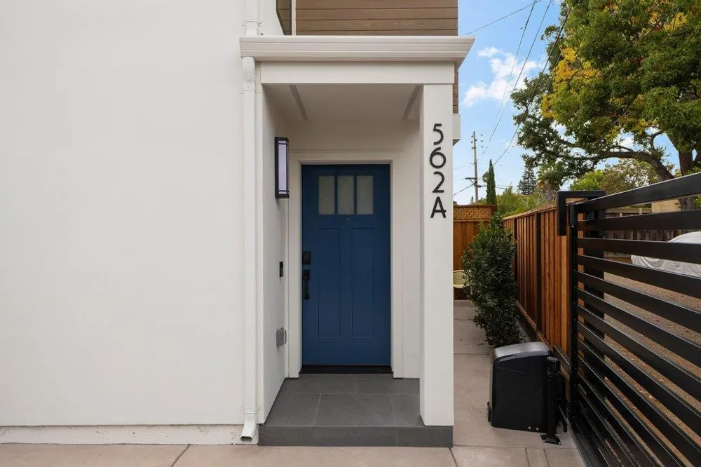 562 Palm Avenue Los Altos, CA 94022