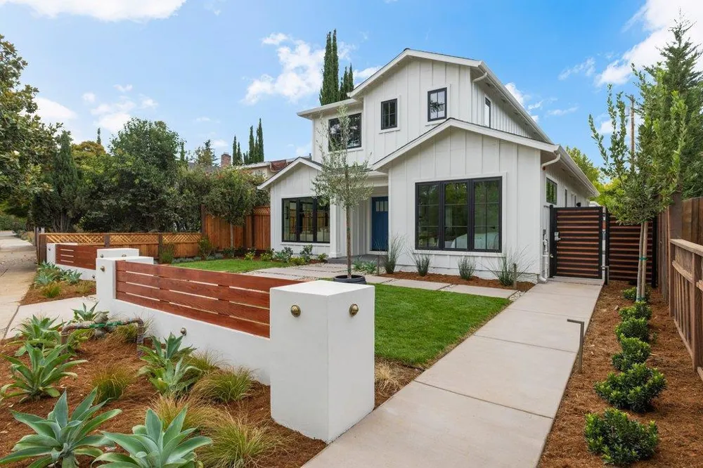 562 Palm Avenue Los Altos, CA 94022