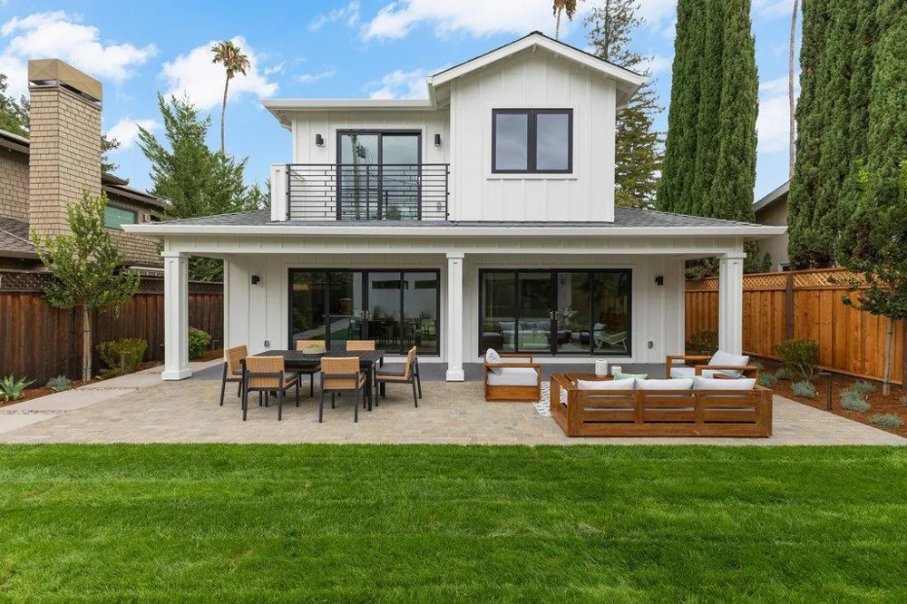 562 Palm Avenue Los Altos, CA 94022