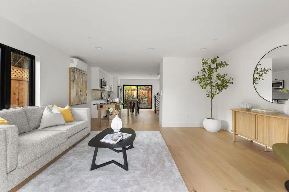 562 Palm Avenue Los Altos, CA 94022