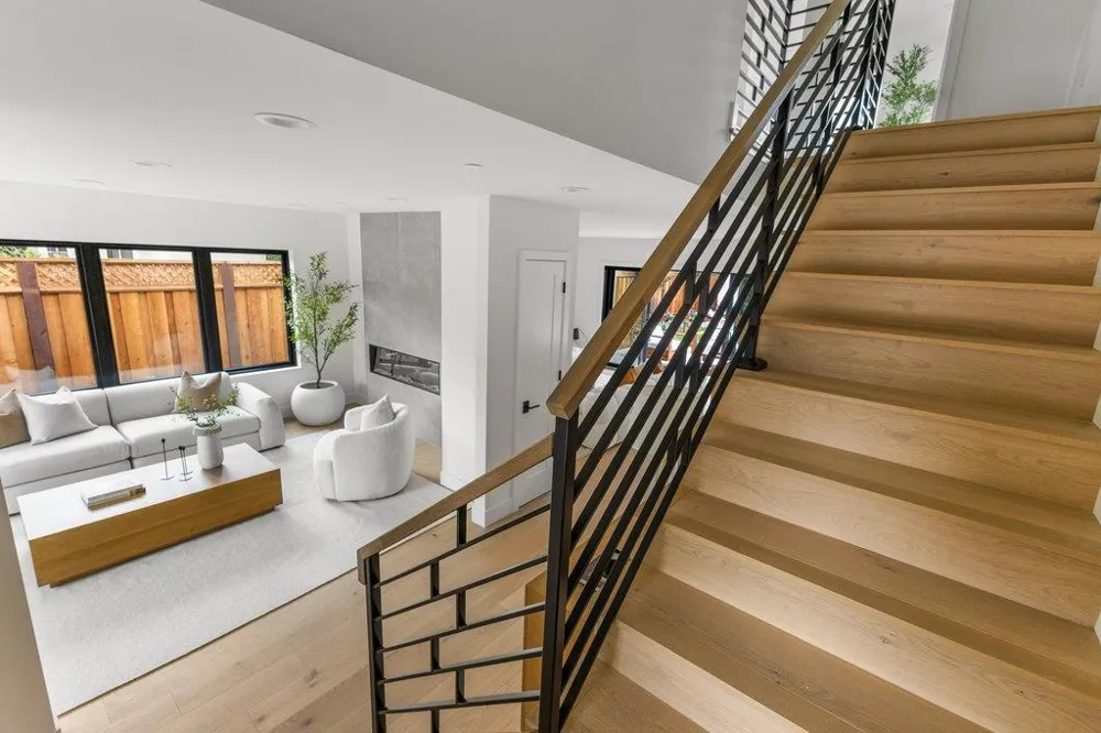 562 Palm Avenue Los Altos, CA 94022