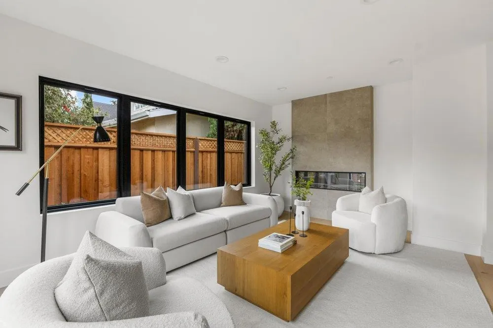 562 Palm Avenue Los Altos, CA 94022