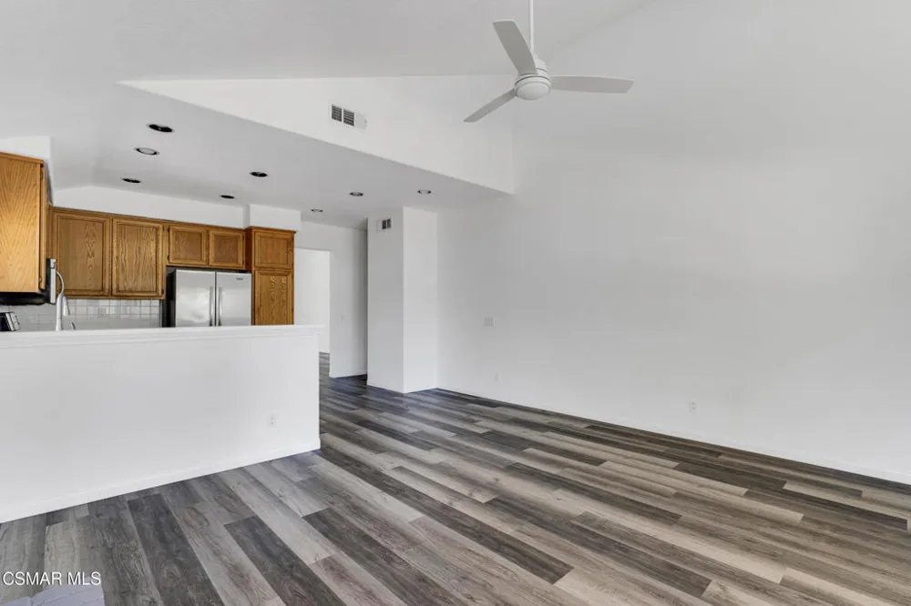 560 Timberwood Avenue Thousand Oaks, CA 91360