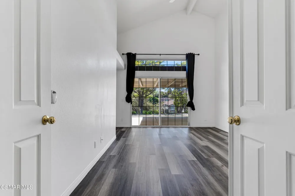 560 Timberwood Avenue Thousand Oaks, CA 91360