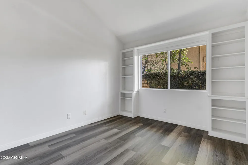 560 Timberwood Avenue Thousand Oaks, CA 91360