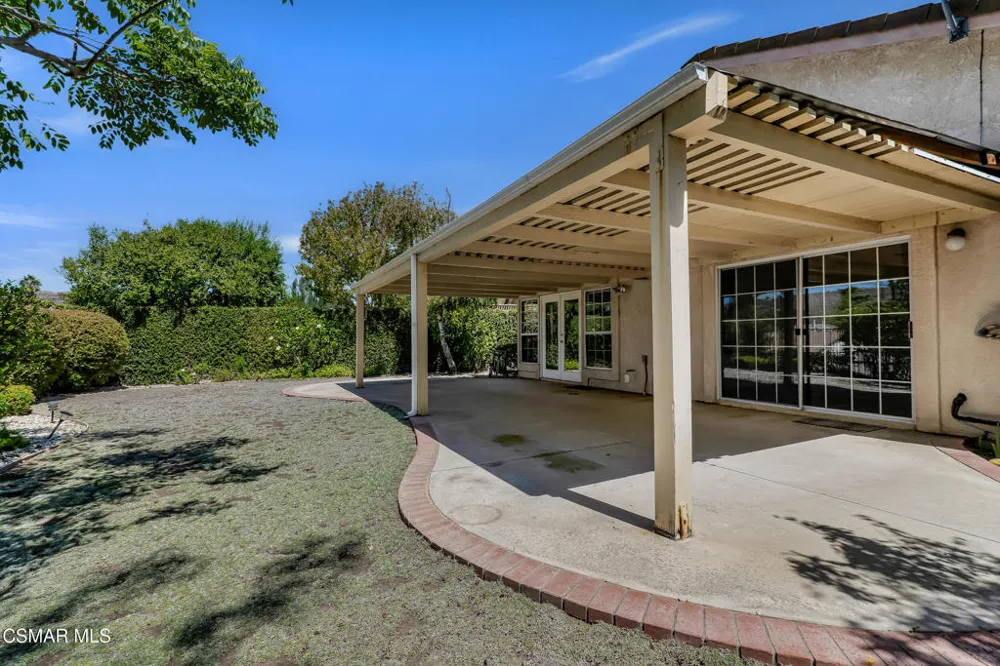 560 Timberwood Avenue Thousand Oaks, CA 91360