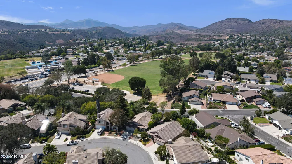 560 Timberwood Avenue Thousand Oaks, CA 91360