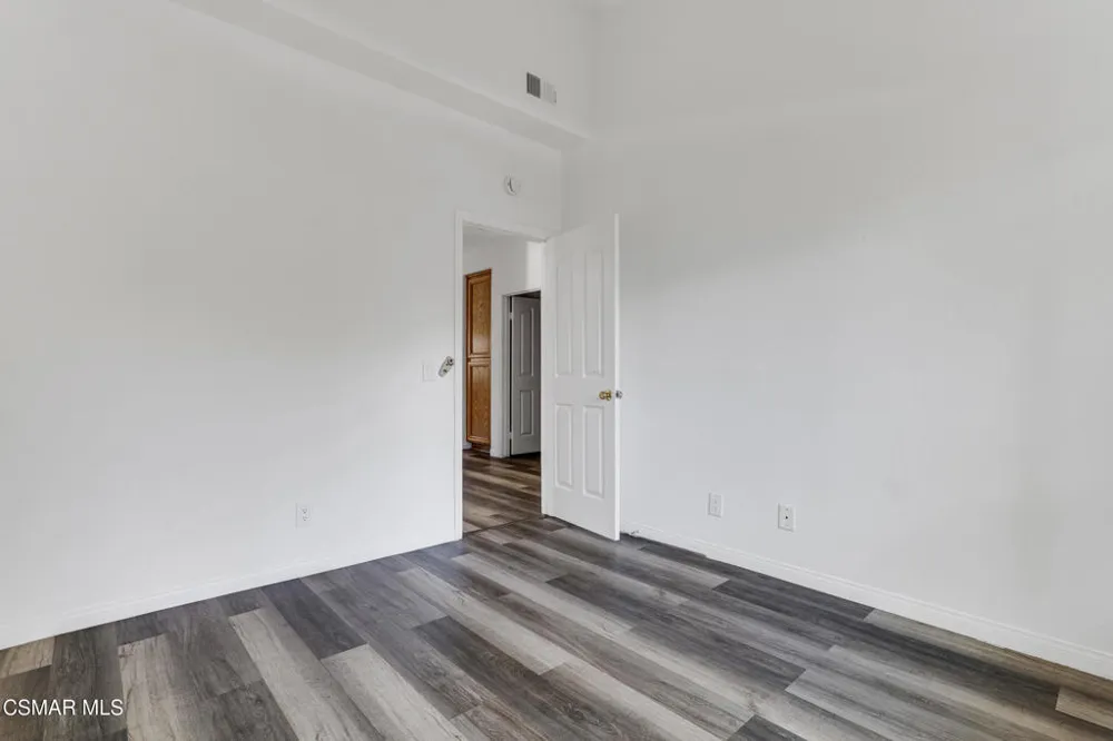 560 Timberwood Avenue Thousand Oaks, CA 91360