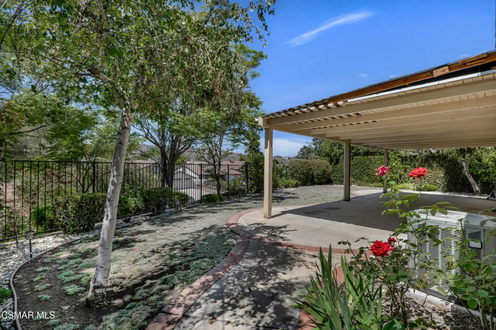 560 Timberwood Avenue Thousand Oaks, CA 91360