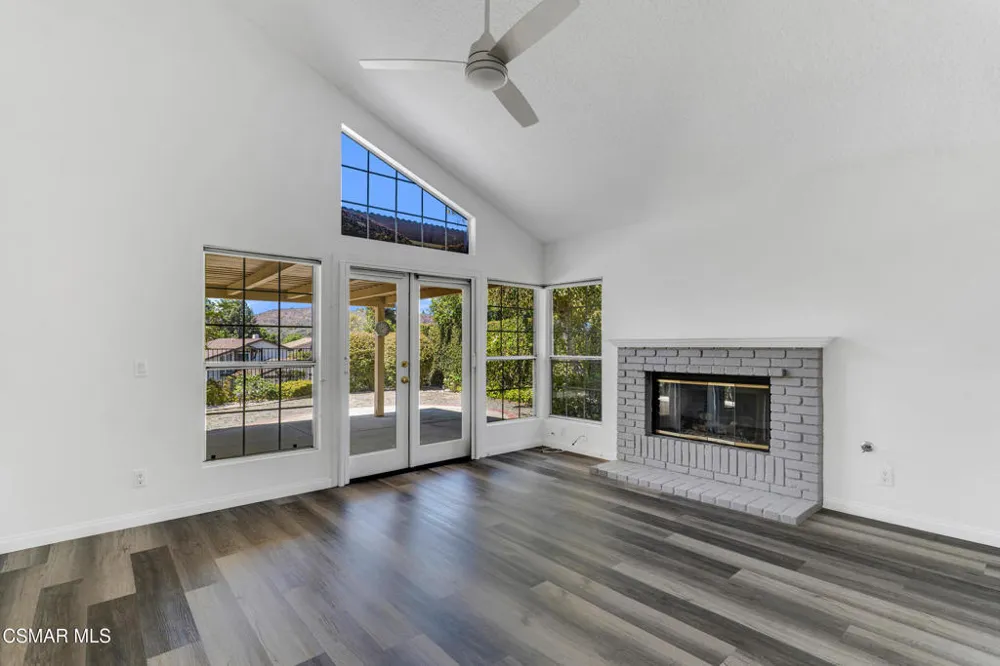 560 Timberwood Avenue Thousand Oaks, CA 91360
