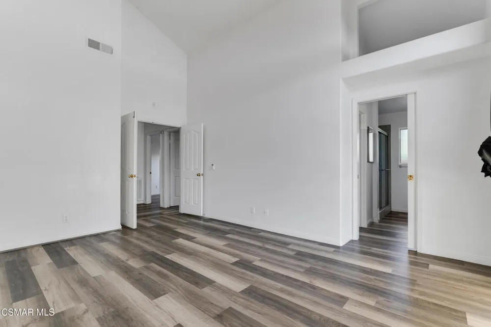 560 Timberwood Avenue Thousand Oaks, CA 91360