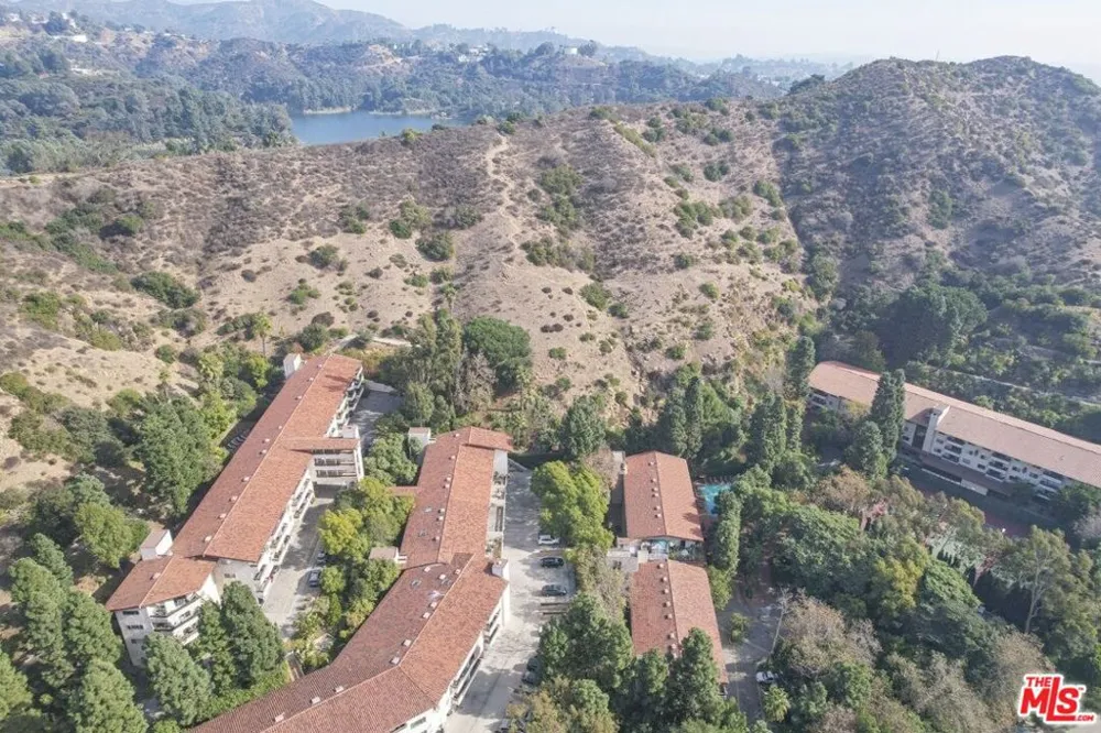 2700 E Cahuenga Boulevard #4121 Los Angeles, CA 90068
