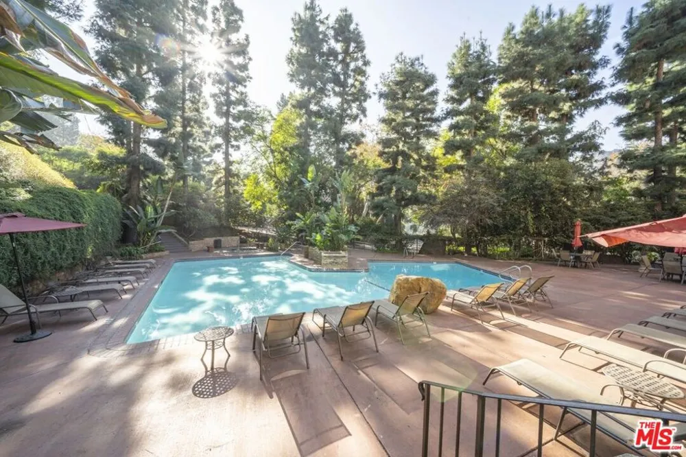 2700 E Cahuenga Boulevard #4121 Los Angeles, CA 90068