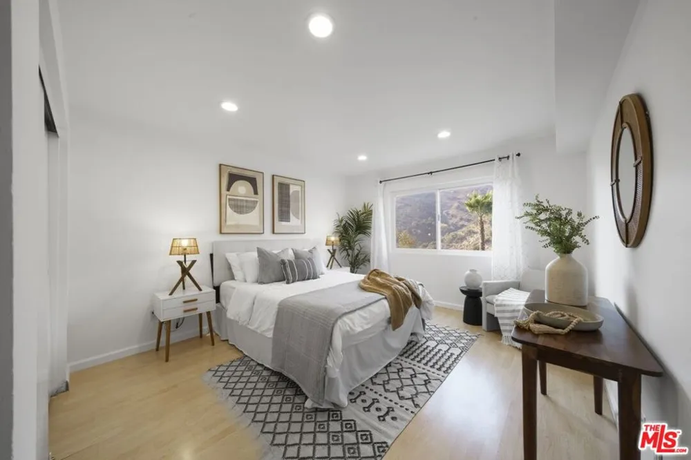 2700 E Cahuenga Boulevard #4121 Los Angeles, CA 90068