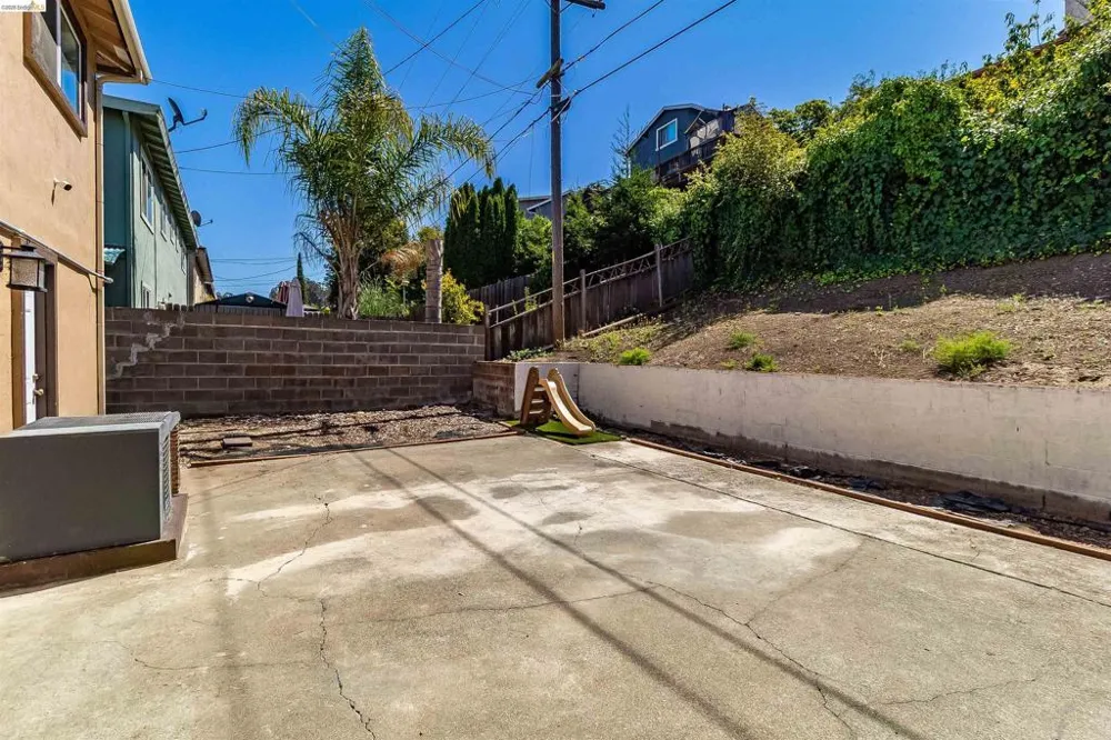 335 Pepper Dr Vallejo, CA 94589