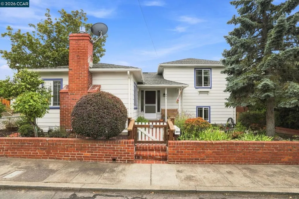 601 Alhambra St Crockett, CA 94525