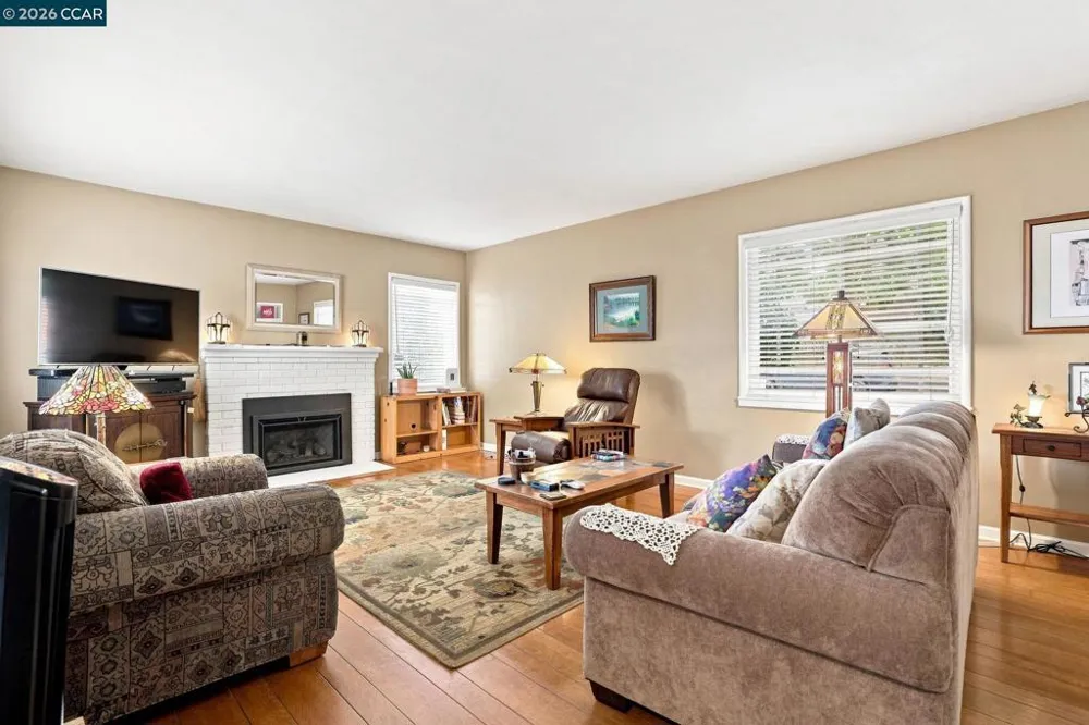 601 Alhambra St Crockett, CA 94525