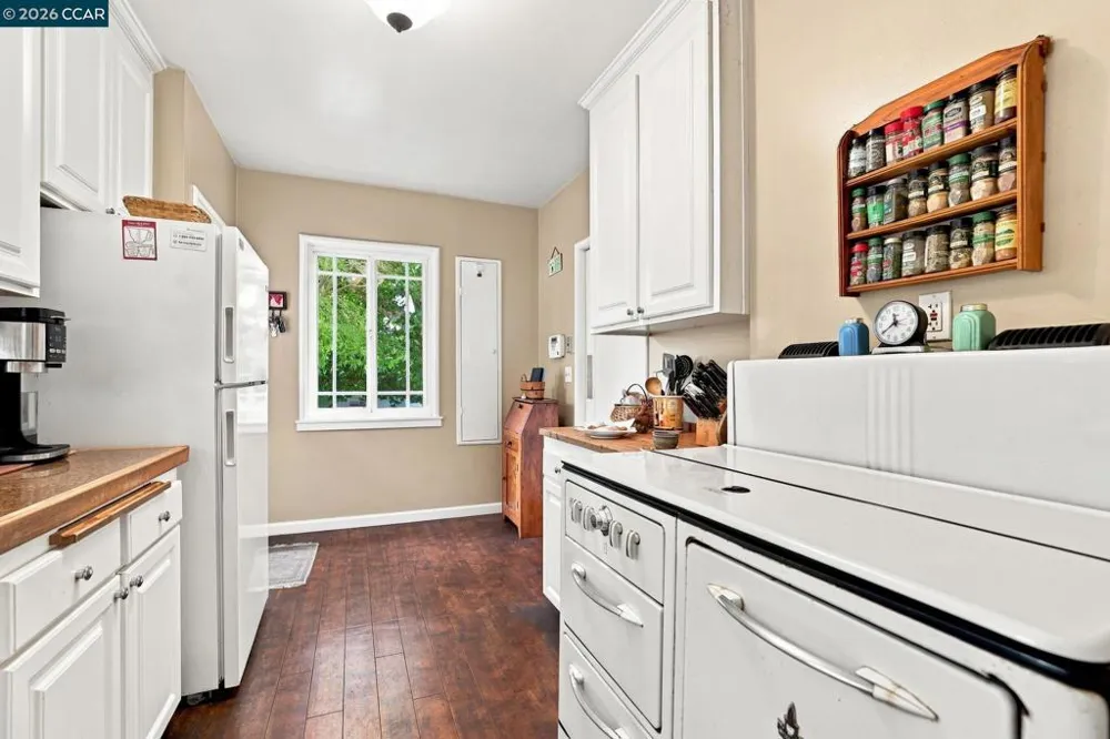 601 Alhambra St Crockett, CA 94525