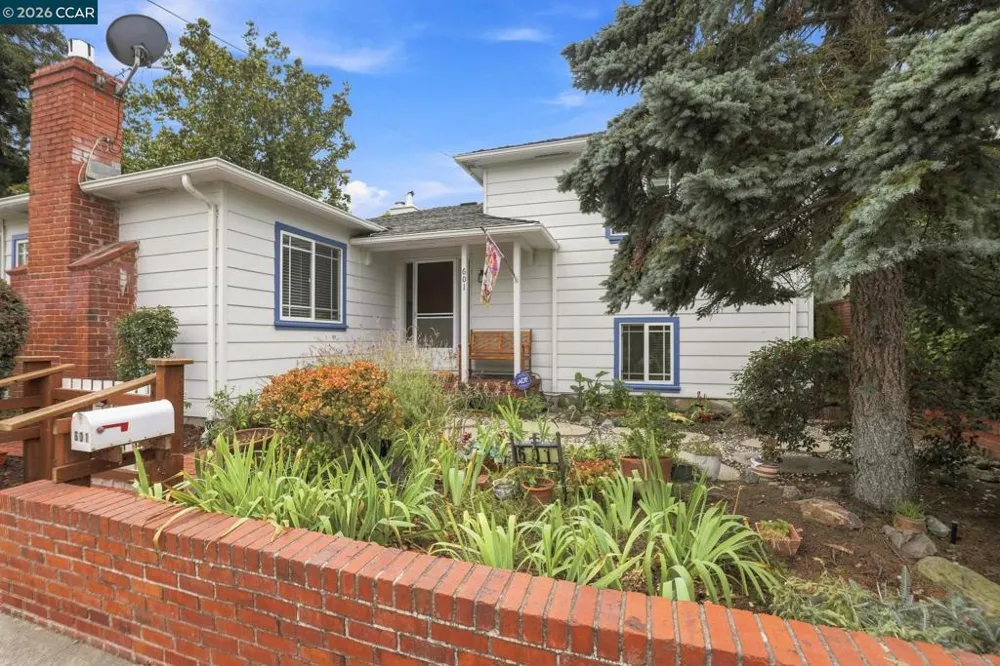 601 Alhambra St Crockett, CA 94525