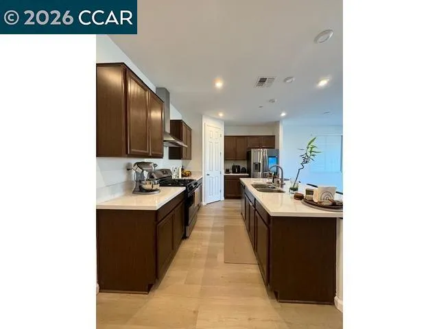 309 Senator St Lathrop, CA 95330