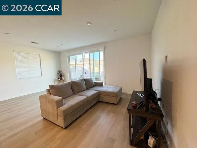 309 Senator St Lathrop, CA 95330