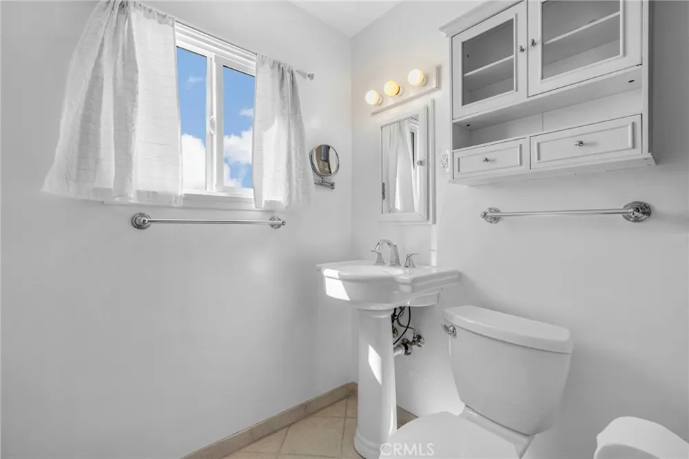 747 Garsden Avenue Covina, CA 91724